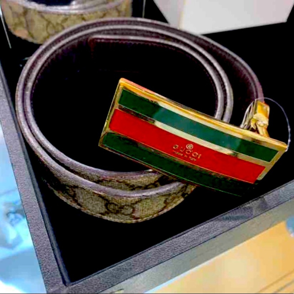 Vintage Gucci Belt With The Logo All Around The Belt Made In Italy Sz30.5